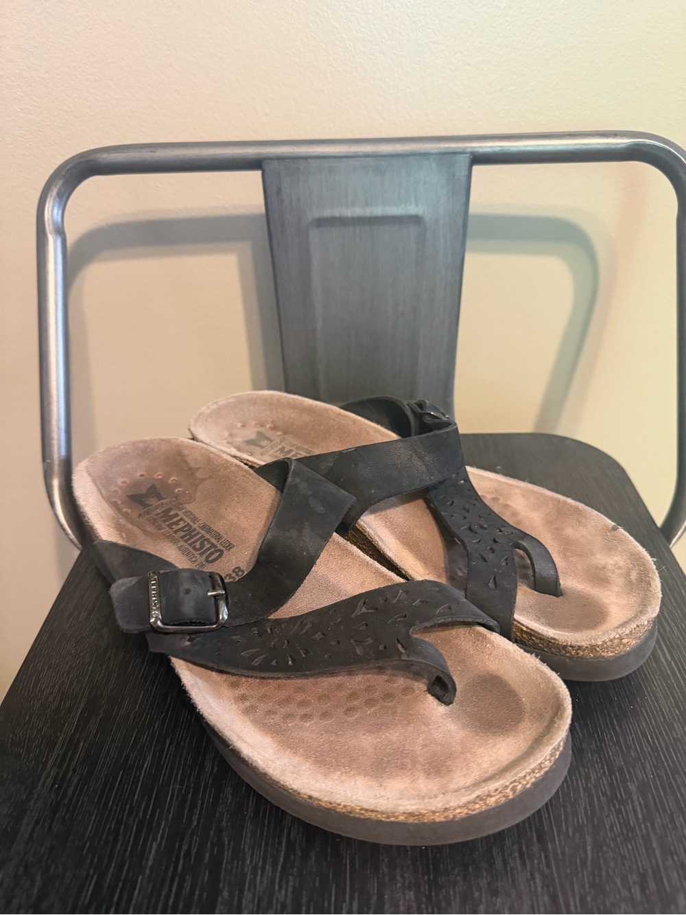 Mephisto Helen Perf Black Nubuck Leather Thong Sandals Women’s EU 38 US 7.5/8